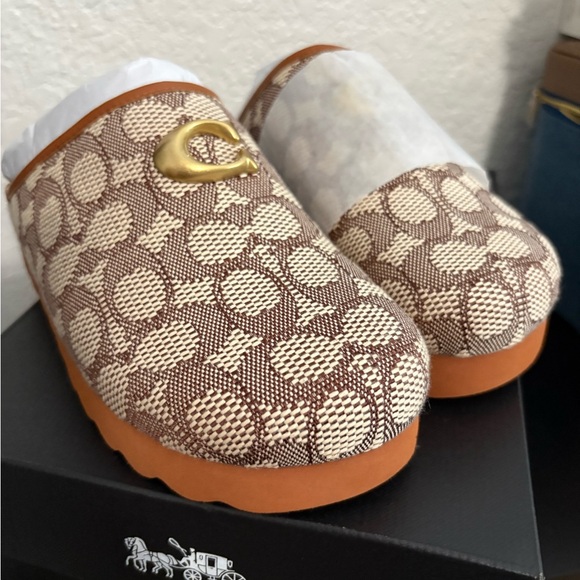 Coach Brown and Cream Signature Canvas Clog Mules with Gold 'C' - Picture 4 of 5